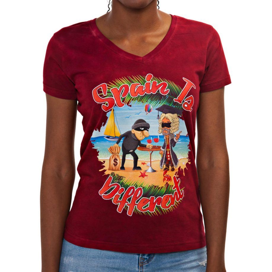 Camiseta Spain is different de mujer con un dibujo exclusivo de un ladrón robando a una justicia ciega. Encuentra en Blaicer camisetas de humor de mujer.